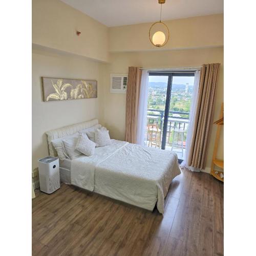 Cozy Cebu Studio Near IT Park with Fast-WiFi, Balcony and Gym access
