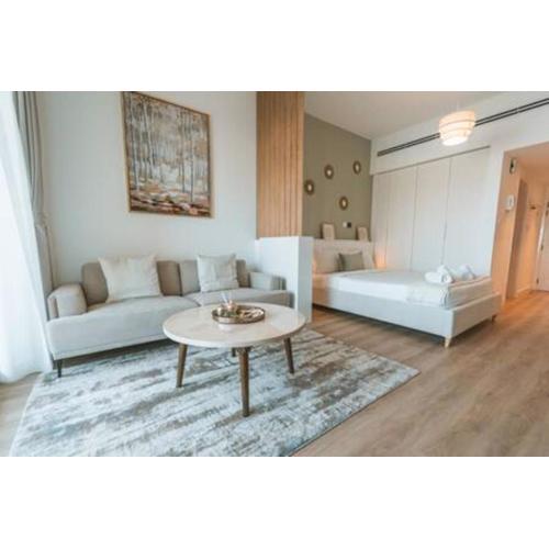 Cozy Chic Studio with Balcony The Greens Dubai