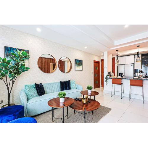 Cozy City-Center 1BD Condo, Pool