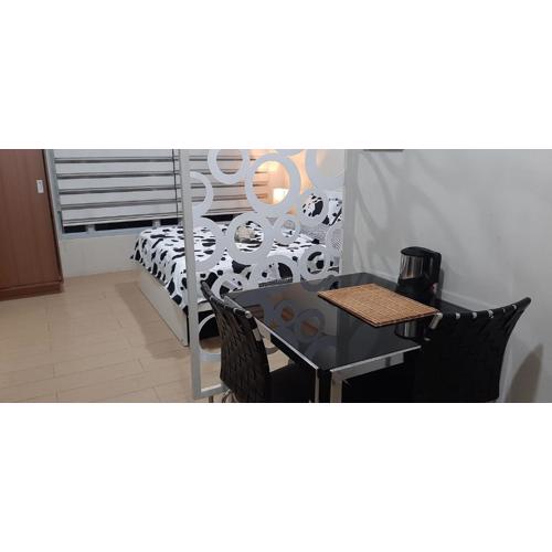 Cozy City View Condo @ Newport NAIA T3 Airport & RWM