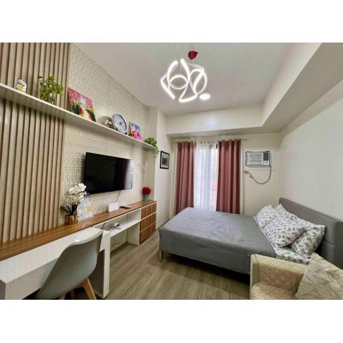 Cozy Couple's Getaway - The Median