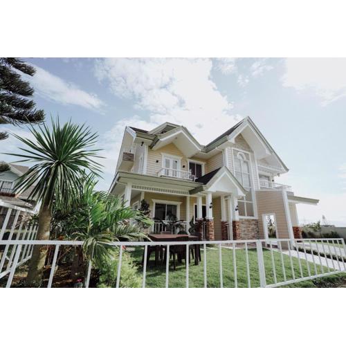 Cozy Crib Saratoga in Tagaytay Midlands with Breakfast