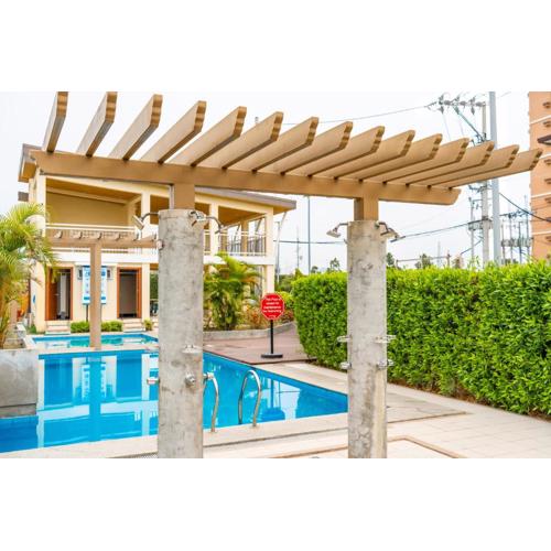 Cozy Deluxe Studio Fully Furnished Condo for Rent