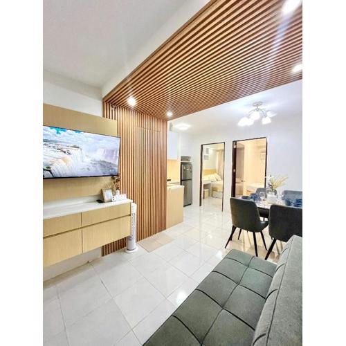 Cozy Family 2BR with Wi-Fi, Vanity & Work Desk Combo for 4-6pax near IT Park Cebu - Unit Sophia by Gerra