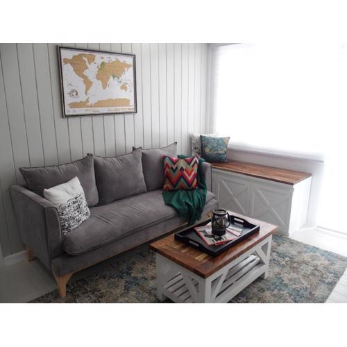 Cozy Family Suite with Stunning View of Taal