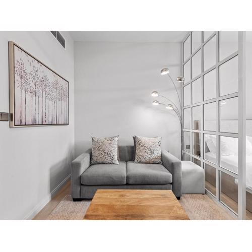 Cozy Furnished Studio near metro