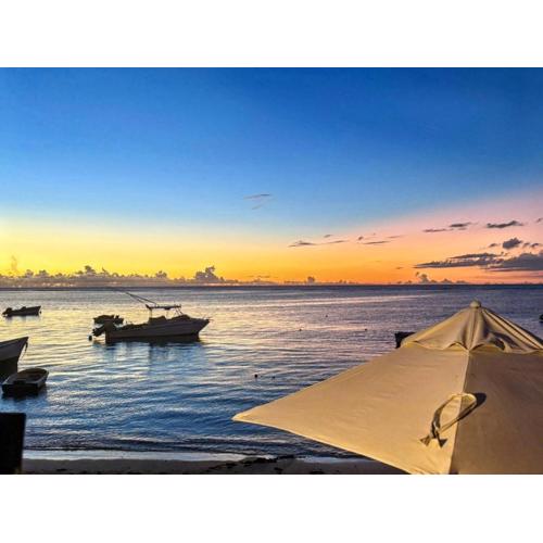 Cozy Grand Baie Beach Apartment