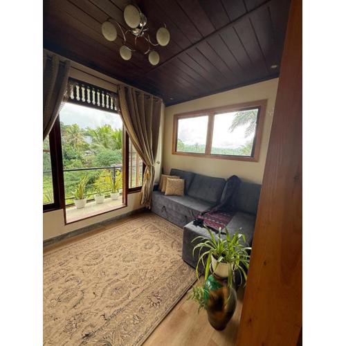 Cozy Hideaway and Quiet Rooftop in Beautiful Kandy