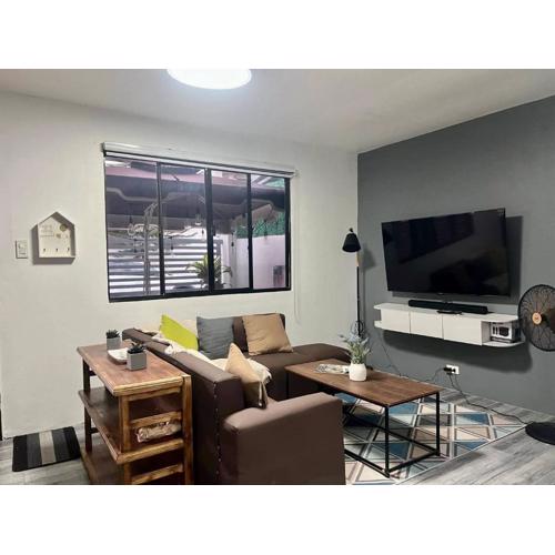 Cozy Holiday Home in San Pablo City for Groups of 8-10