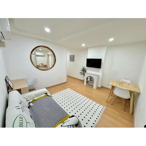 Cozy Home Central Festival near train st ation