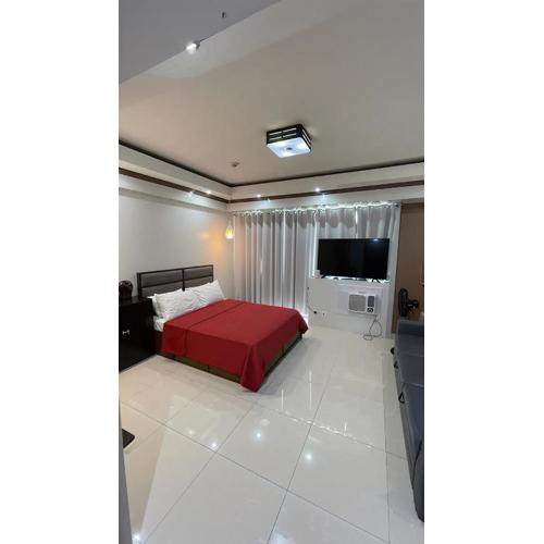 Cozy Layover Condo 8-min Walk to Terminal 3