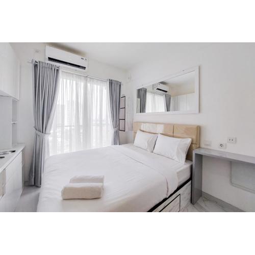 Cozy Living and Comfort Studio at Sky House BSD Apartment By Travelio