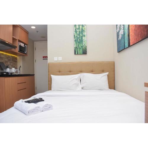 Cozy Living Studio at Springlake Summarecon Bekasi Apartment By Travelio