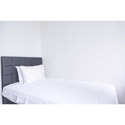 Cozy Living Studio Transpark Cibubur near Shopping Center Apartment By Travelio