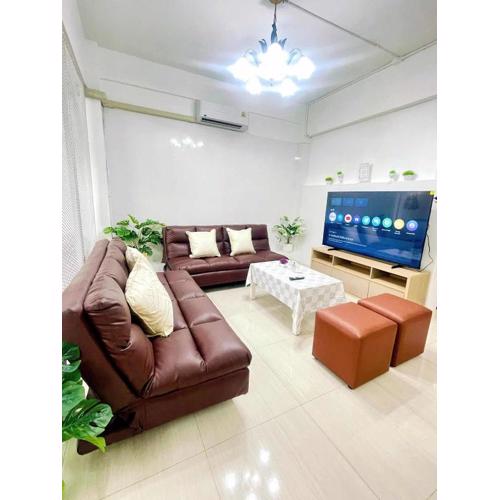 Cozy Living Sukhumvit38 with 3 comfortable bedrooms
