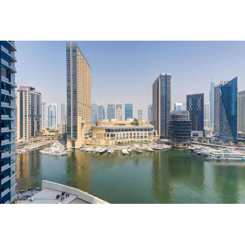 Cozy Marina Studio, Canal View with a Balcony