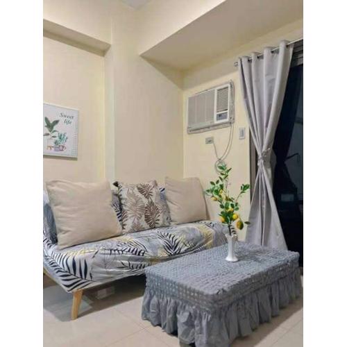 Cozy Pasay Condo with Pool Access