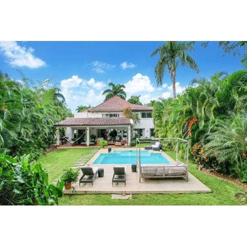 Cozy Private Family Villa at Casa de Campo - Pool, BBQ, Golf Cart