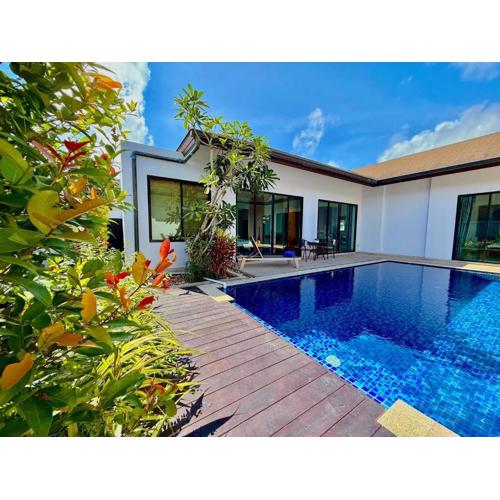 Cozy Private pool villa near Golf Club Laguna beaches
