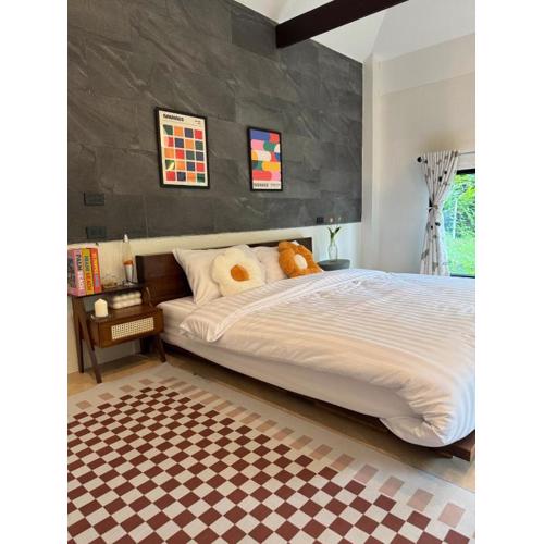 Cozy Romantic in Wildwood Cabin