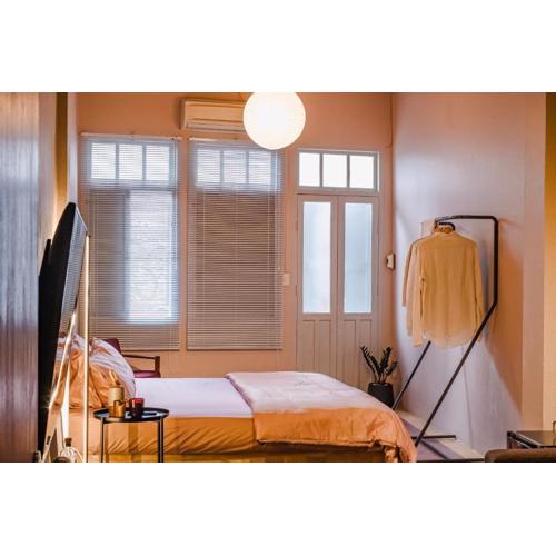 Cozy Room at The Coffee Store Charoenkrung