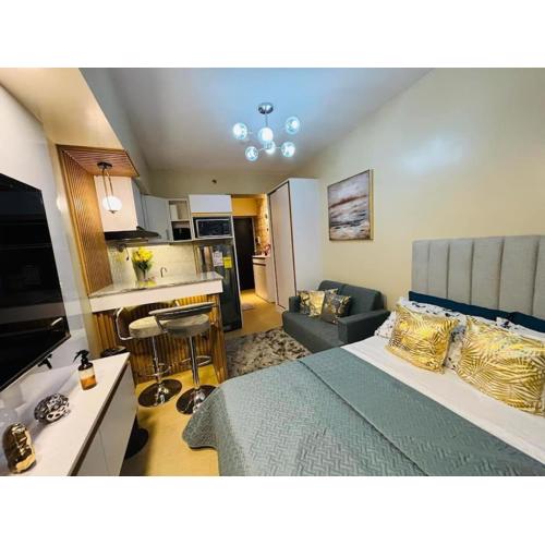 Cozy Room in Davao by CA Suites