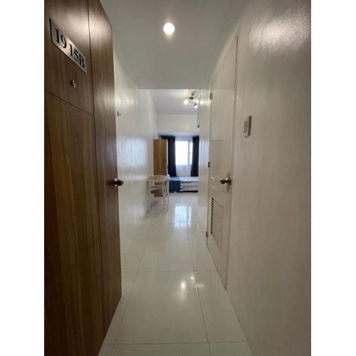 Cozy Room in Front of US Embassy