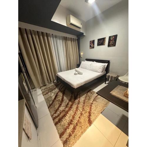 Cozy Room with Citiview at Greenbelt Makati