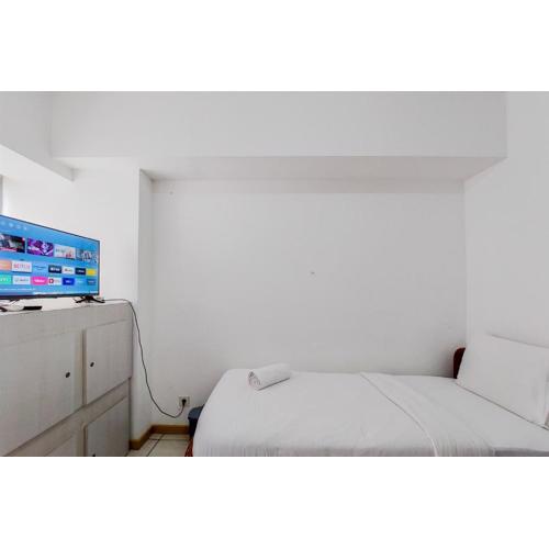 Cozy Stay Studio Apartment at M-Town Residence By Travelio