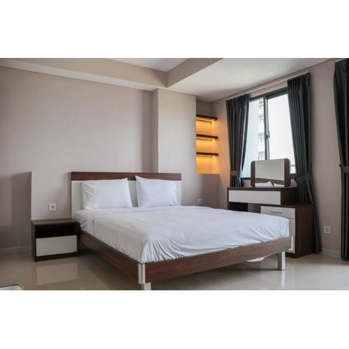 Cozy Stay Studio at 27th Floor Daan Mogot City Apartment By Travelio
