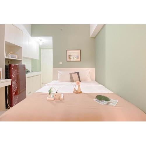 Cozy Stay Studio at 3rd Floor Springlake Summarecon Bekasi Apartment By Travelio