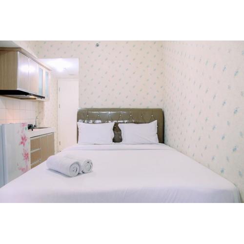 Cozy Stay Studio at Springlake Summarecon Bekasi Apartment By Travelio