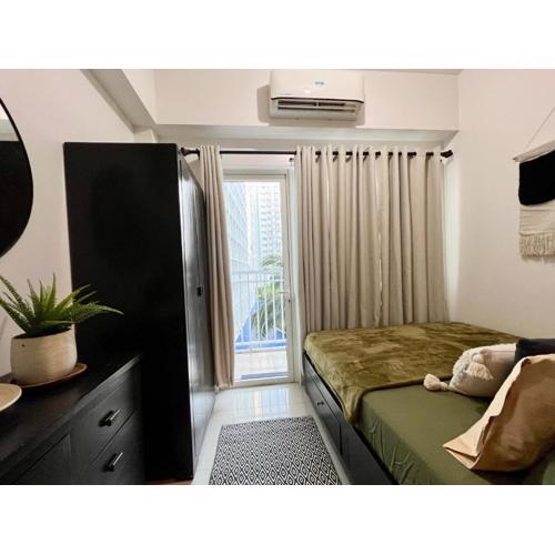 Cozy Staycation near MOA & Airport