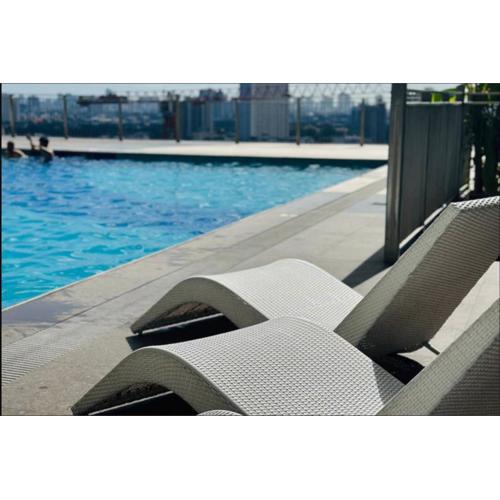 Cozy Staycation with Netflix, Pool, PS4, Board Games