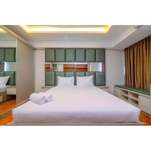 Cozy Studio Apartment at H Residence near MT Haryono By Travelio