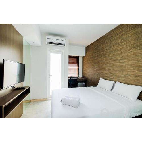 Cozy Studio Apartment at Springlake Summarecon Bekasi By Travelio