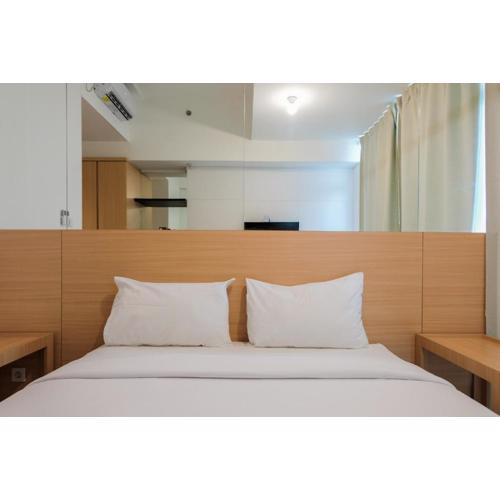 Cozy Studio Apartment at Tree Park City Cikokol By Travelio