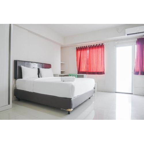Cozy Studio at Park View Condominium Margonda Apartment By Travelio