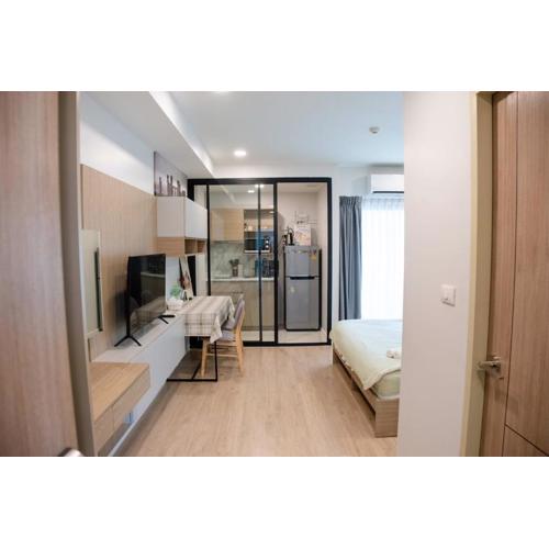 Cozy Studio in Jed Yod Nimman Steps to Convenience Store