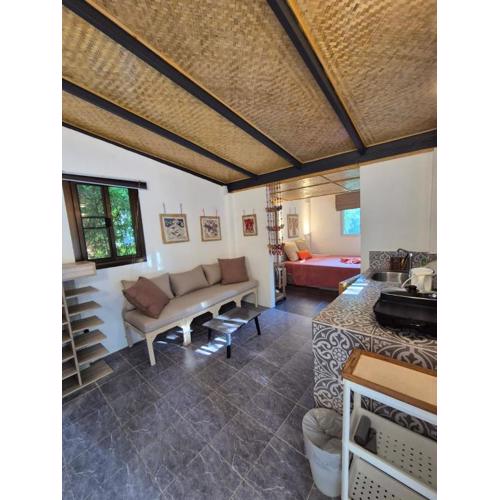 Cozy Studio in Natural Setting