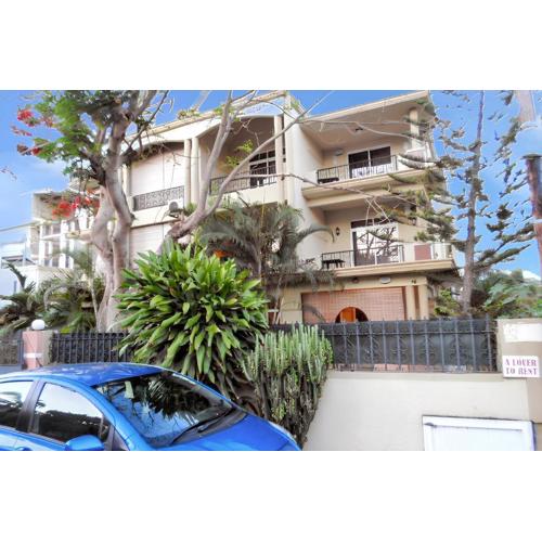 Cozy studio in Trou-aux-Biches 35 m² with lovely garden balcony