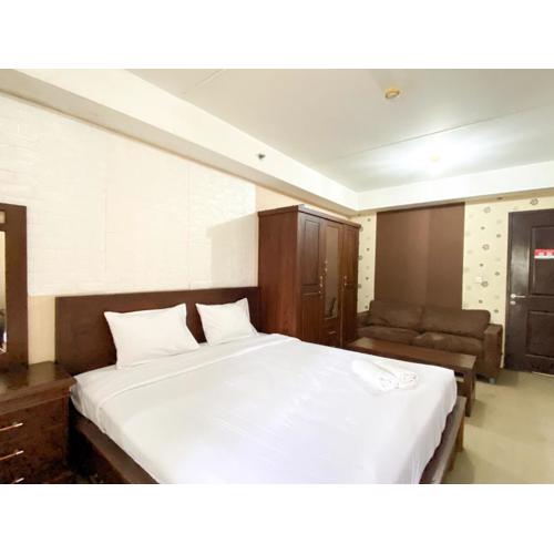 Cozy Studio (No Kitchen) at 1st Floor Metropark Condominium Jabebeka Apartment By Travelio