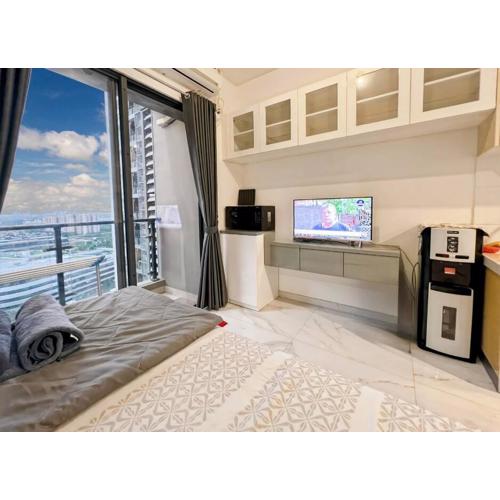 Cozy Studio Skyhouse Apt near ICE BSD with pool & Gym by 2ndHome