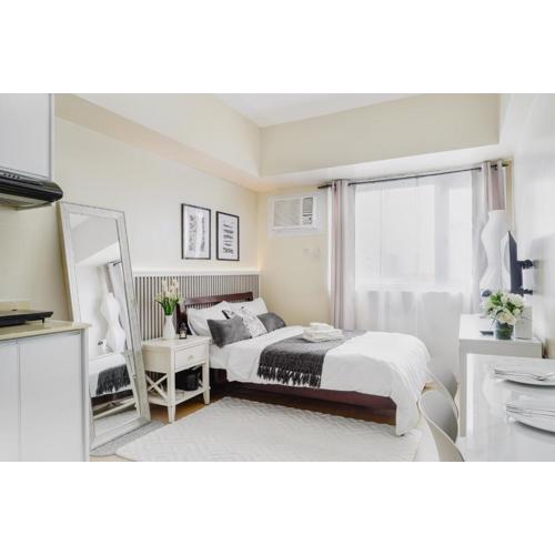 Cozy Suite with City View Near Roxas Night Market