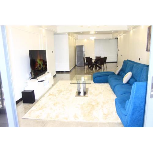 Cozy Three Bedroom Apartment