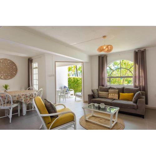 Cozy townhome near beach in heart of Grand Baie