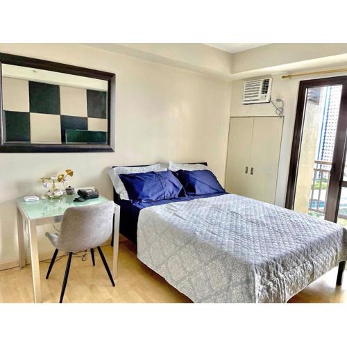 Cozy unit in an amazing location