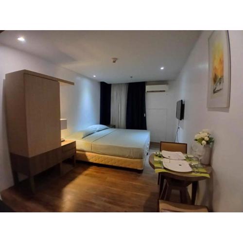 Cozy Unit in Makati