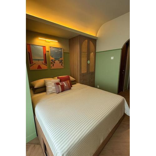 Cozy Urban Studio with City View