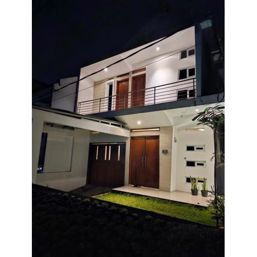 Cozy Villa / Rumah Sejuk City View Bandung